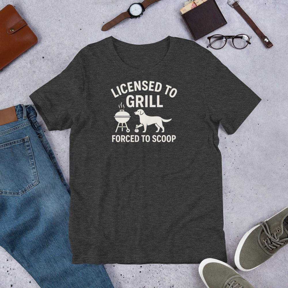 "Licensed To Grill" - Fun Labrador T-Shirt