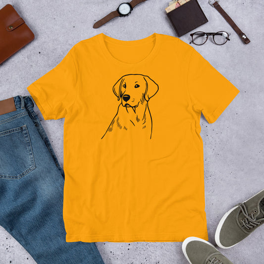"Labrador Outline " – Fun Labrador T-Shirt Yellow t-shirt with a dog illustration on a gray surface with jeans, shoes, and accessories.